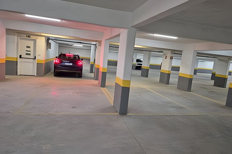 Apto 2/4 com Wi-Fi, TV, piscina e garagem | 1402