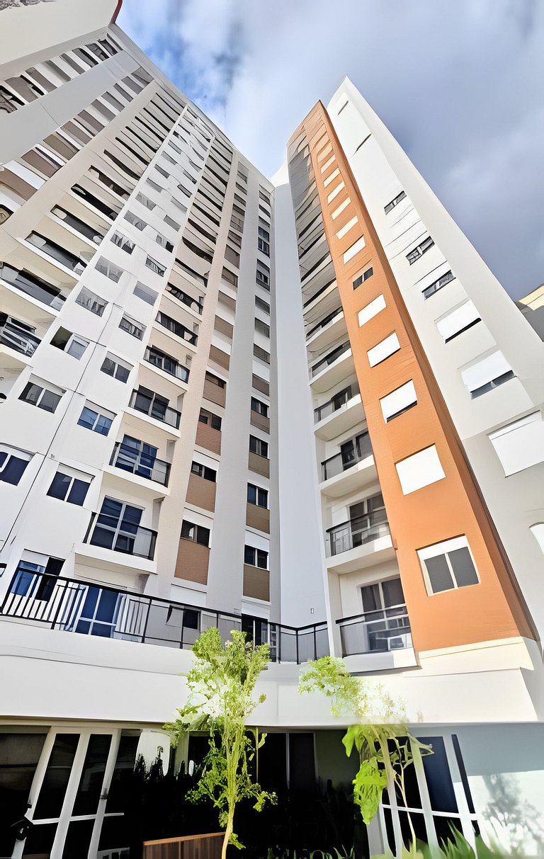 Apto 2/4 com Wi-Fi, TV, piscina e garagem | 1402