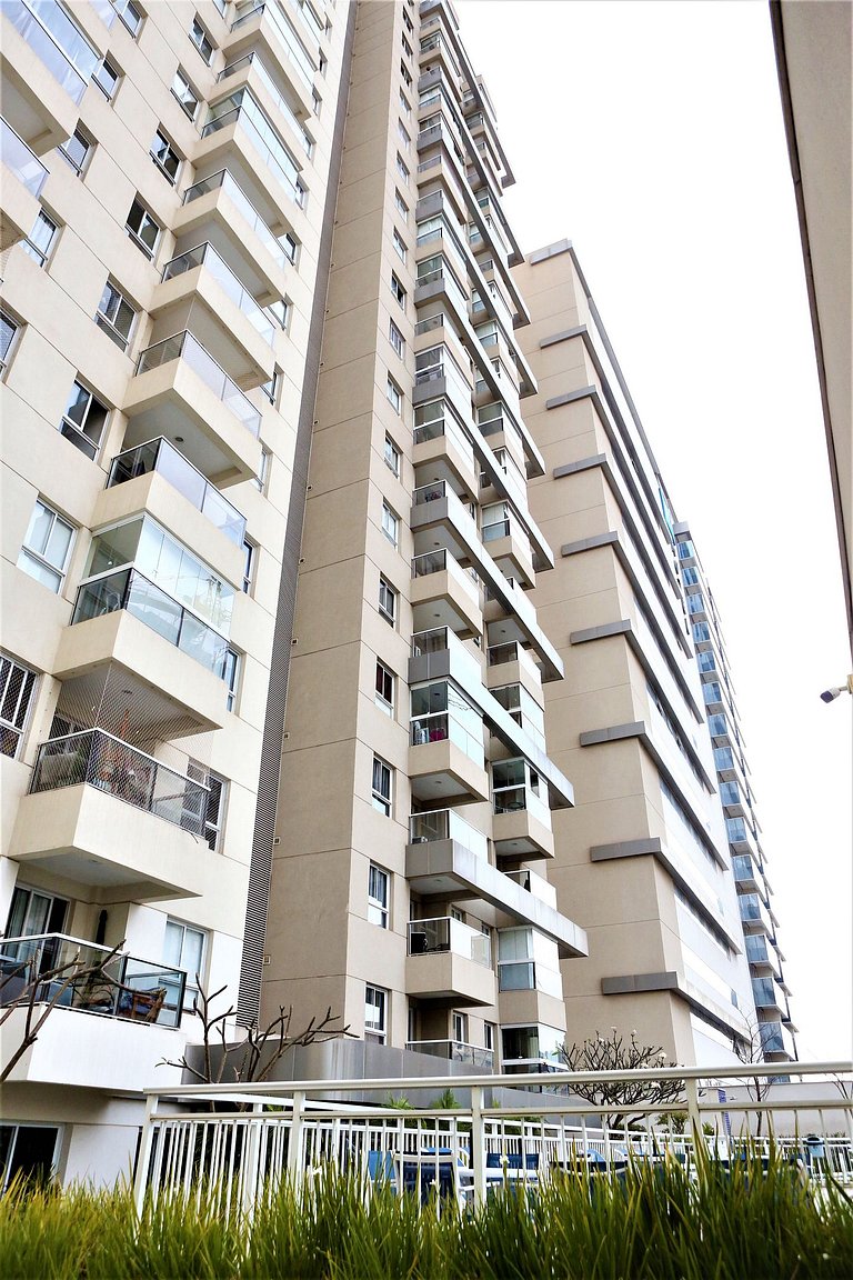 Apto 1/4 com Wi-Fi, TV, piscina e garagem | 407