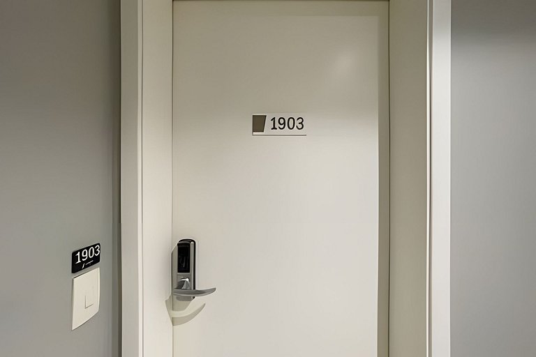 Apto 1/4 com Wi-Fi, TV, piscina e garagem | 1903