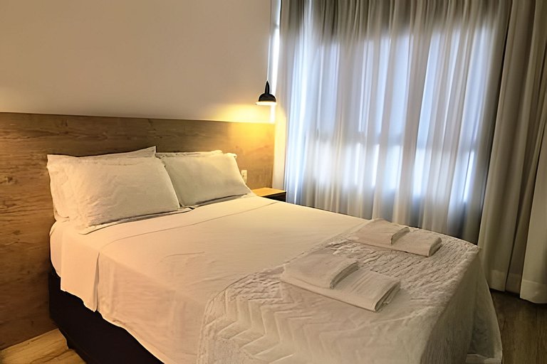 Apto 1/4 com Wi-Fi, TV, piscina e garagem | 407