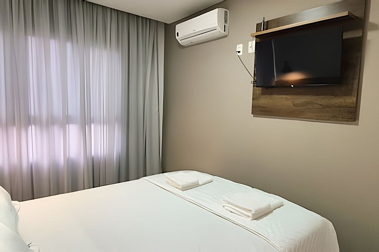 Apto 1/4 com Wi-Fi, TV, piscina e garagem | 407