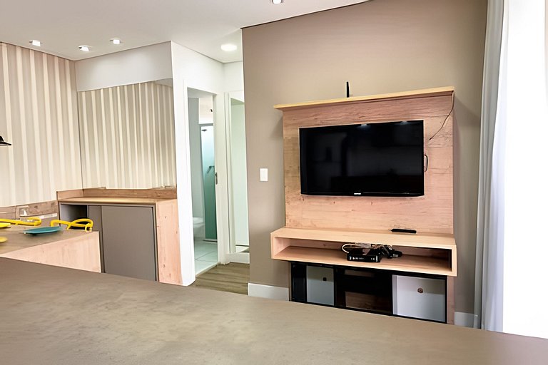 Apto 1/4 com Wi-Fi, TV, piscina e garagem | 407