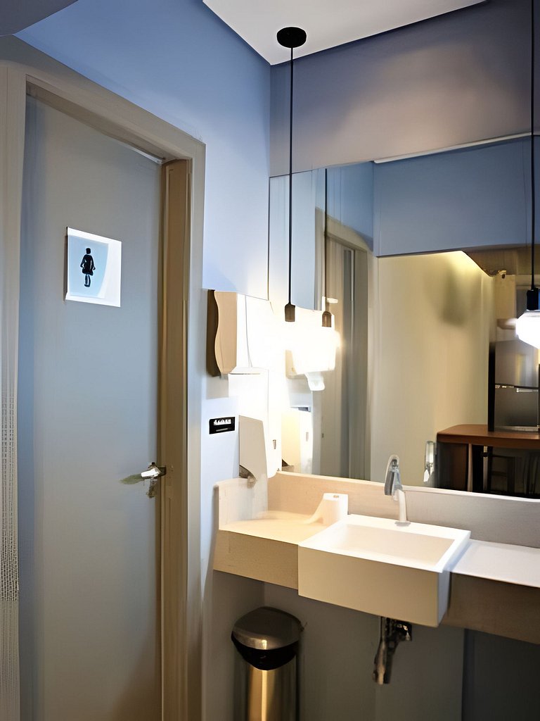 Apto 1/4 com Wi-Fi, TV, piscina e garagem | 407