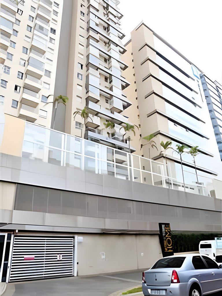 Apto 1/4 com Wi-Fi, TV, piscina e garagem | 407